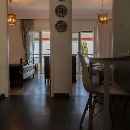 Renas House דירה